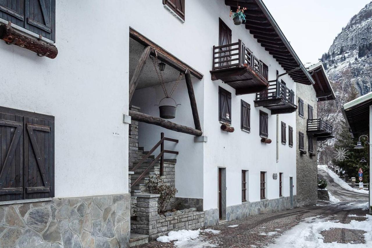 Hintown La Villette Courmayuer Hotel Courmayeur Exterior photo